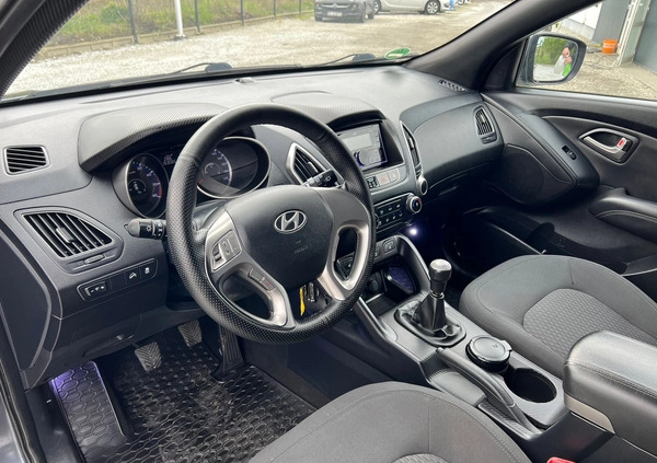 Hyundai ix35 cena 36999 przebieg: 153000, rok produkcji 2011 z Złotów małe 301